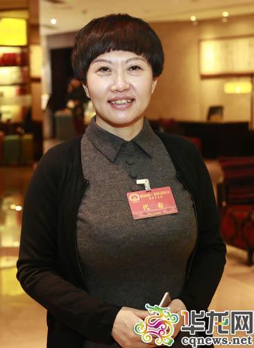 刘希娅:加强教师队伍培训方面的保障