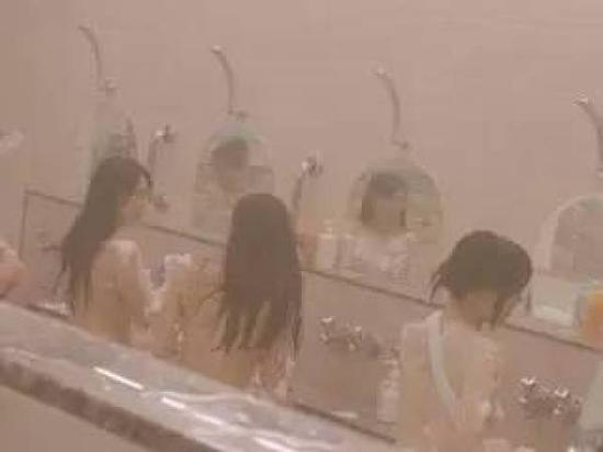 女子在女澡堂里手机直播裸体 全身赤裸遭举报(图)_新浪重庆_新浪网