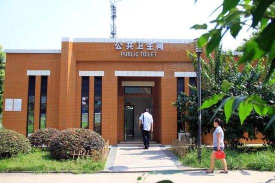 康居西城公租房小区附近公共厕所已经投用