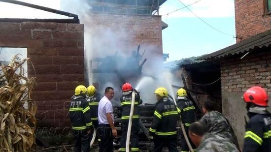 重庆网络广播电视台记者唐杰 杨鑫存