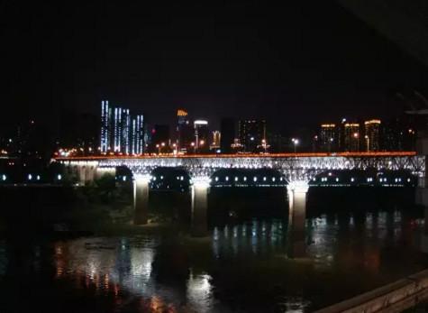 线路:2、3号线(换乘大站)