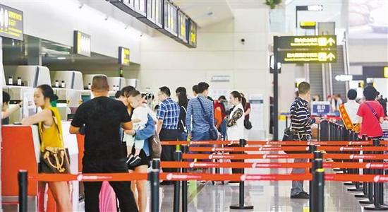 9月5日,T3A航站楼运行有序,旅客排长队现象减少。记者 罗斌 摄