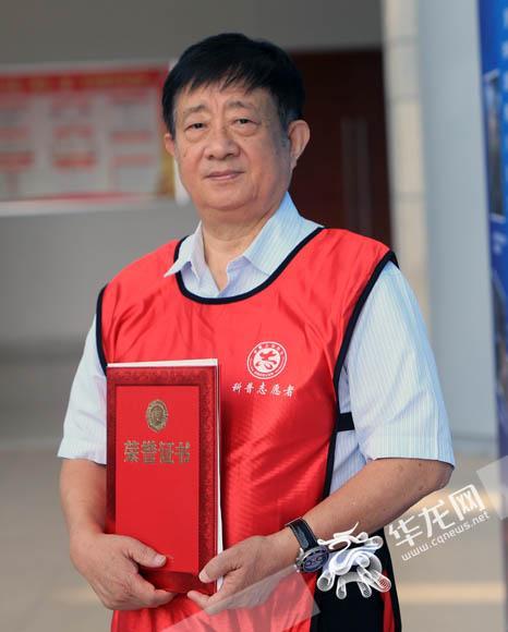 2017年度“最美科普志愿者”郭剑华。记者 李文科 摄