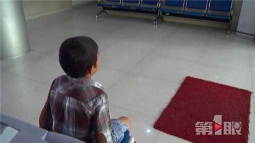 继母不抚养父亲没时间 重庆男孩读书都成问题