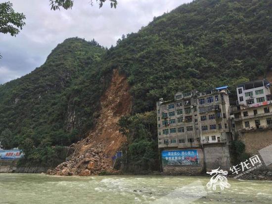 巫溪县下堡镇山体垮塌现场.受访者供图,华龙网发