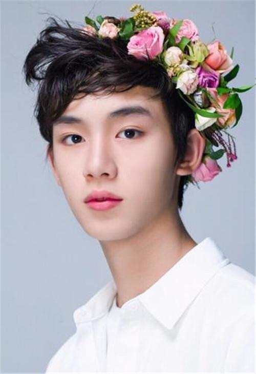 TF家族新生丁程鑫