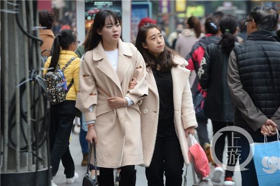 市气象台预计,未来三天重庆以阴天有间断小雨为主,全市最高温不超15℃。