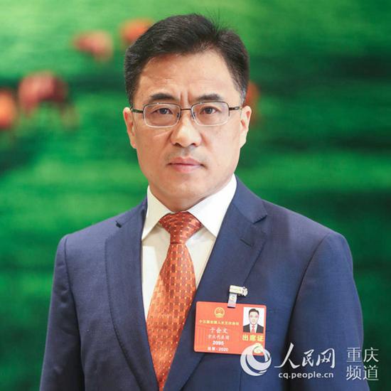 于会文 巨建兵 摄