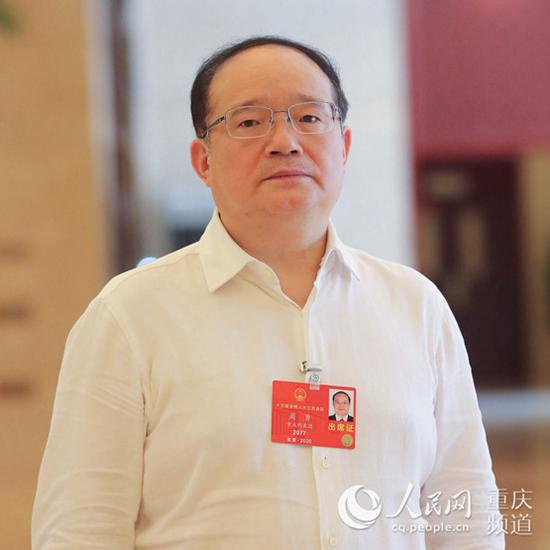 周勇 巨建兵 摄