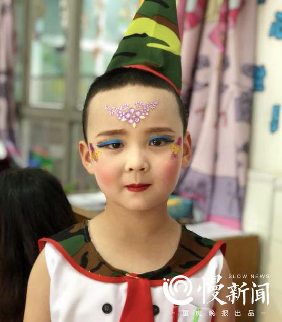 这些六一“儿童舞台妆”照片 哪一张有你的童年记忆