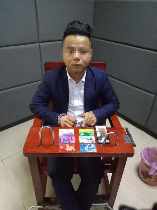 嫌疑人黄某发。九龙坡警方供图