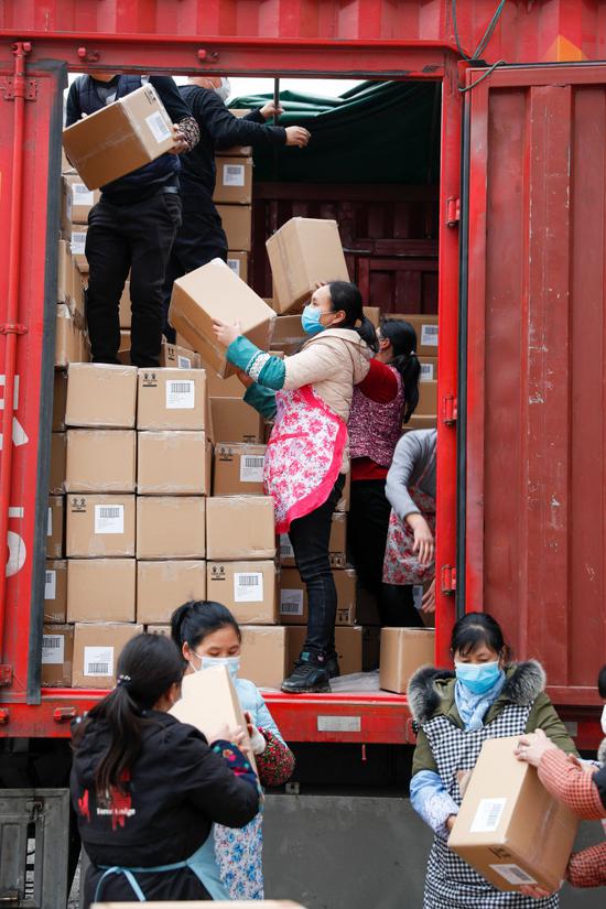 ϪغЬҵԱ׼ڵĳƷЬװ» ΰ 