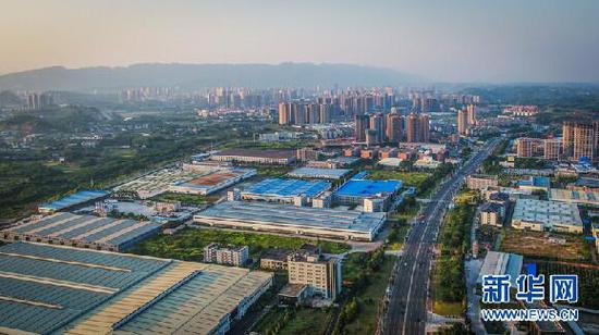 永川国家高新区凤凰湖产业园。资料图片。新华网发(陈科儒 摄)