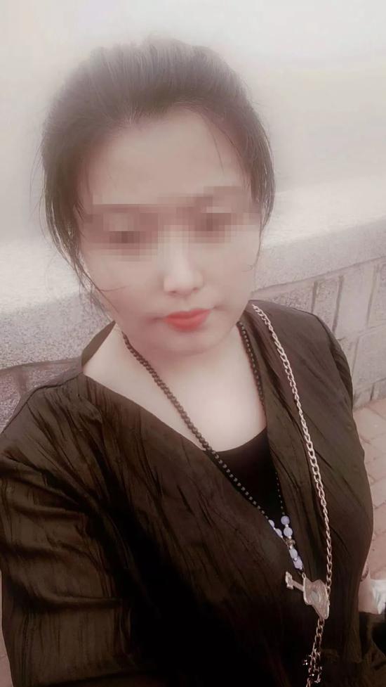 谢女士为女儿如此抗拒继父而苦恼