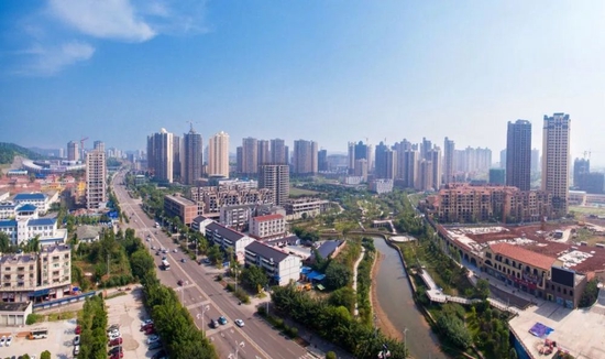 大足城区道路两边绿意盎然 大足区委宣传部供图