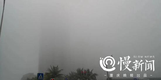 从曾洁家里望出去,大年初十的海南依旧无法正常出行