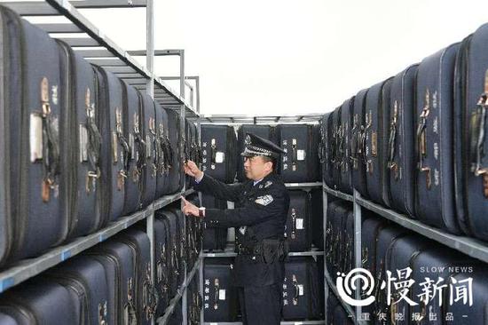 fcaef4bd2112f70032da84207f575d29.jpg △服刑人员储物间实施定置管理,物品分类摆放,整齐有序,保持干净。