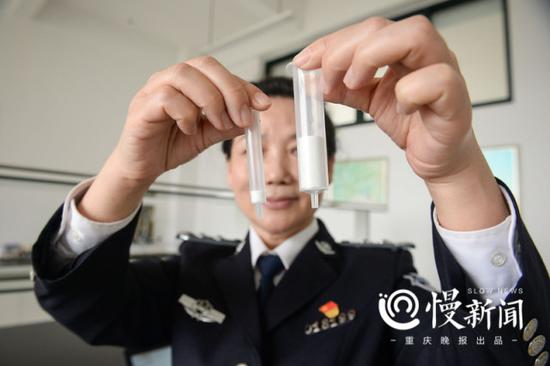吴玉红教授研制的新型固相萃取柱(右)比传统的固相萃取柱(左)体积更大