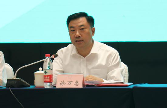 嘉陵江国际文化产业联盟首轮轮值主席、合川区政府区长徐万忠
