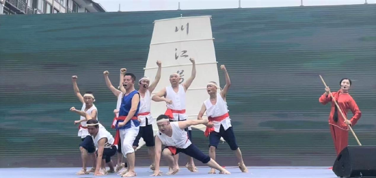 蔺承新带队参加非遗展演。(蔺承新供图)