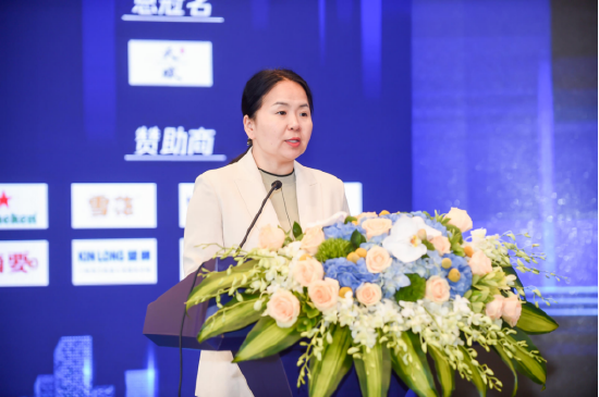 (图为重庆市江北区人民政府副区长吴亚莉)