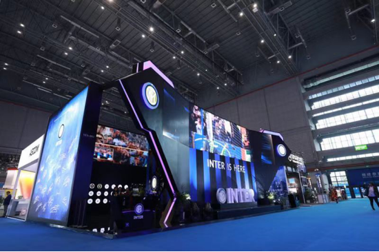 (图:国际米兰展台)