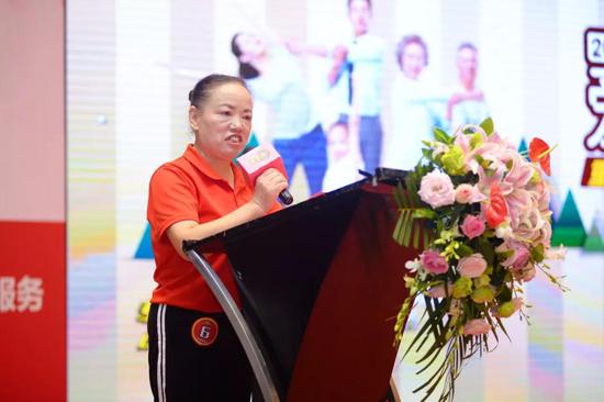 健康达人代表王军女士发表参赛宣言