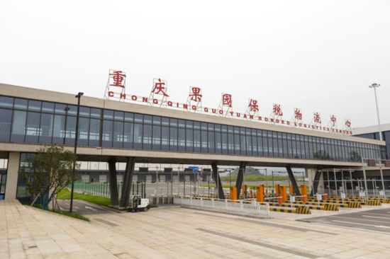 梁长炯摄
