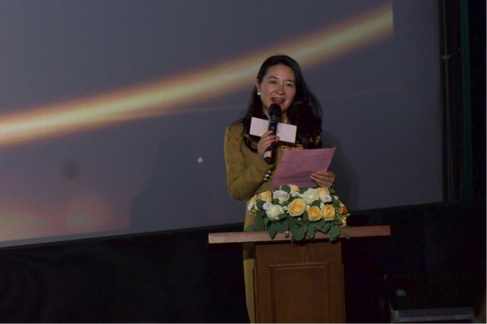 中共重庆市九龙坡区委宣传部副部长荣辉发表讲话
