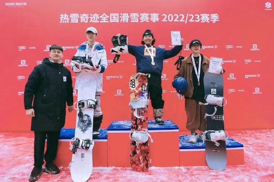姜春廷榮獲成年組男子組冠軍