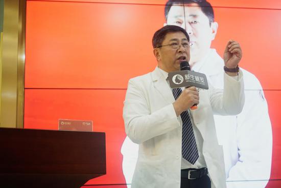 新生毛发种植研究院院长张春杰致辞