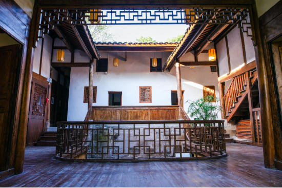 (朱家大院——郑彬摄)
