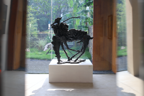 王林雕塑作品《醉里挑灯看剑》