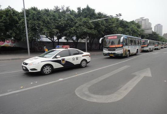 渝北区交巡警供图