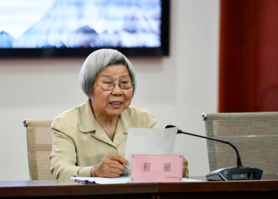 捐赠者程丽女士发言