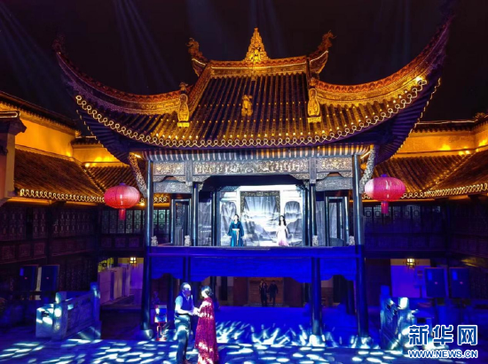 图为湖广会馆“幻夜乐游音乐夜赏”。新华网发