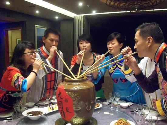 喝咂酒