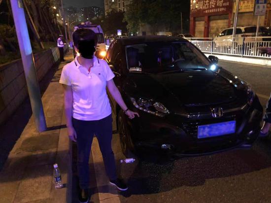 回兴大队依法查处一名二次酒驾司机。渝北区交巡警支队供图