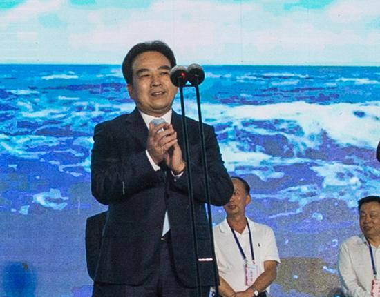 市委常委、市委宣传部张鸣部长宣布开幕