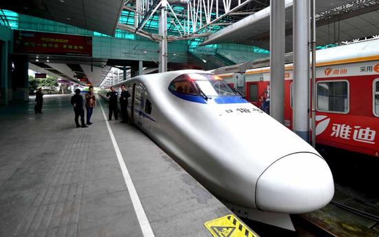 成渝高铁全线拉通体验乘车