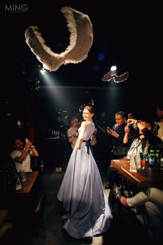 酒吧婚纱照图片大全_酒吧图片大全