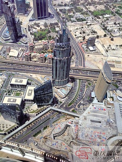 重庆直航迪拜单程1820元 揭秘土豪国度航班内