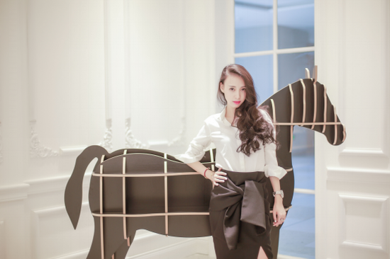 乖乖女曾经性格害羞不与陌生人对话_新浪重庆