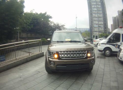 路虎车