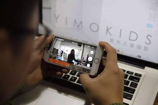 重庆小夫妻一举一动都被监视 竟是他们主动要求_新浪重庆_新浪网