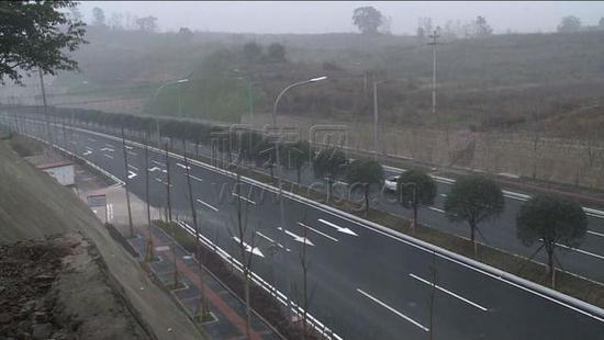 大道日前已全部建成并实现通车,从渝北北部片区到四川邻水将更加便捷