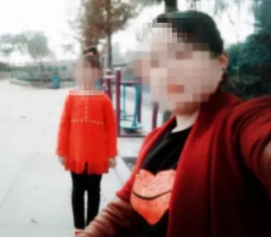 孙萍说,这一年多来,都是她独自带着女儿游玩(受访者供图)