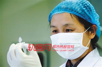 宁淑华在做DNA鉴定