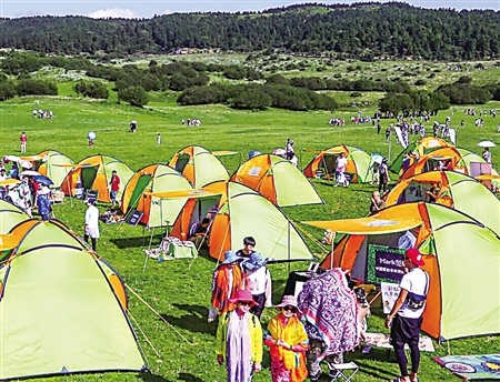 市民们在仙女山游玩 武隆区宣传部供图