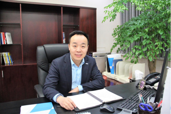 (苏宁云商重庆地区管理中心总经理 刘其志)